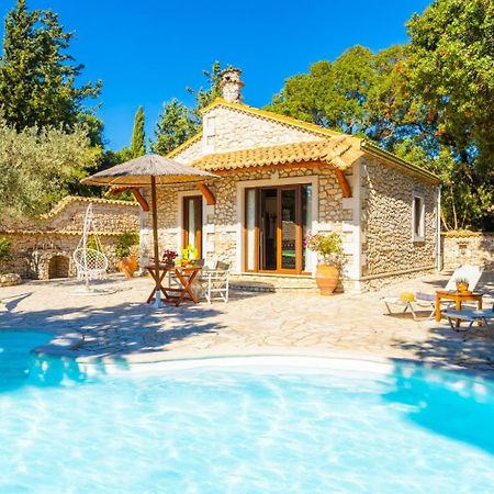 Villa Nionios Vlachopoulatika Exterior photo